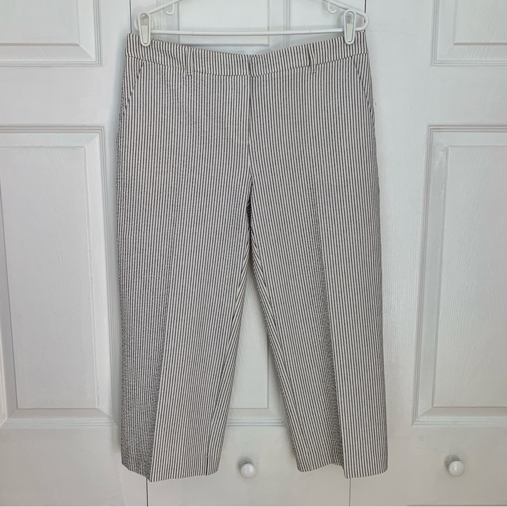 REITMANS Black and White Striped Cropped Pants Women’s Size 10 Regular